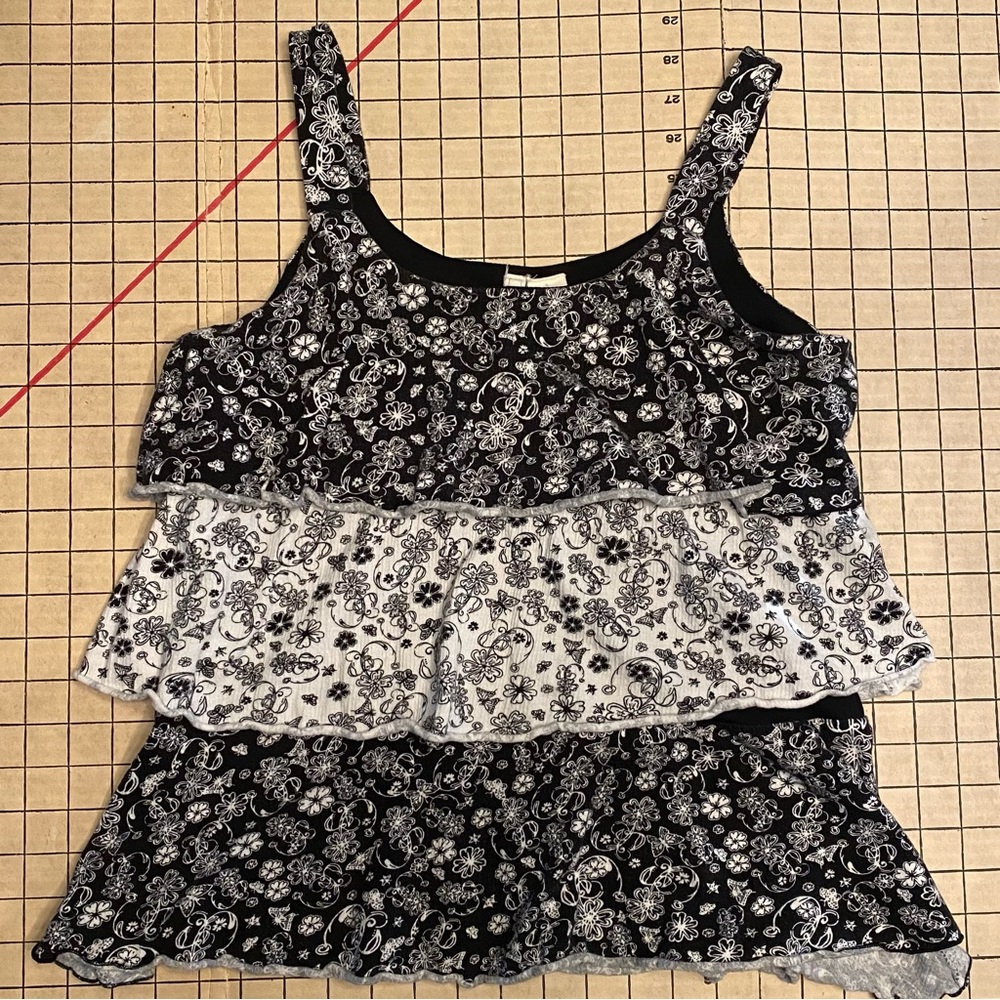 Susan Lawrence ruffled top, size S, black and white